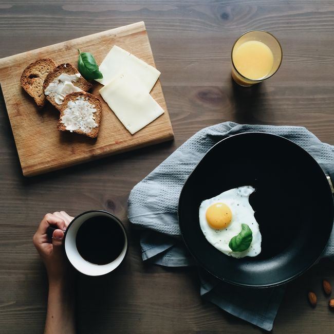 have breakfast